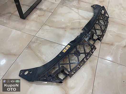 A1188854500 MERCEDES CLA W118 ÖN TAMPON ÜST DESTEK BAKALİTİ ÇIK