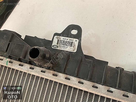 K8D28005AD RANGE ROVER DİSCOVERY SU RADYATÖRÜ ÇIKMA ORJİNAL