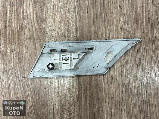 A1696983462 MERCEDES W169 W245 SAĞ ÇAMURLUK BANDI ÇIKMA ORJİNAL