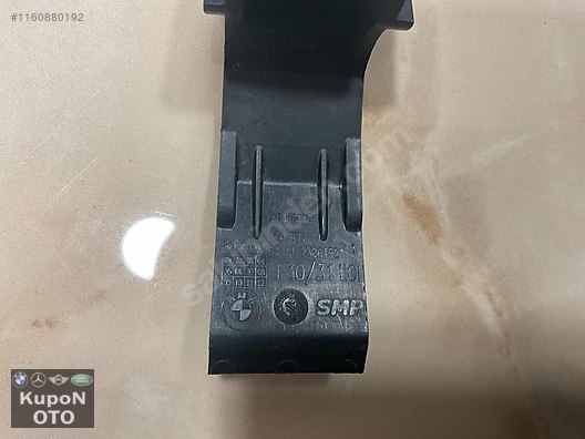 51117386152 7386152 BMW F30 LCİ ÖN ORTA TAMPON IZGARA BAKALİT