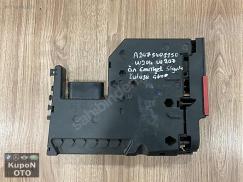 A2075401850 MERCEDES W204 W207 ÖN EMNİYET SİGORTA KUTUSU ÇIKMA ORJINAL