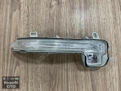 63137377964 7377964 BMW F45 F46 F48 M13 SAĞ AYNA SİNYALİ ÇIKMA ORJİNAL