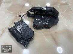 51227154516 7154516 BMW F10 F11 SAĞ ARKA VAKUMLU KAPI KİLİDİ ÇIKMA Y.S
