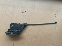 A4477200235 MERCEDES W447 VİTO ÖN SAĞ KAPI KİLİTİ ÇIKMA ORJİNAL