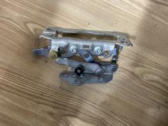 A2048800128 W204 MERCEDES SOL KAPUT MENTEŞESİ SIFIR ORJİNAL