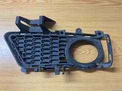 337114 BMW F30 ÖN SAĞ TAMPON SİS FARI ÇERÇEVESİ ÇIKMA ORJİNAL