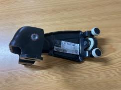 A4477600347 MERCEDES W447 ÜST ARKA SÜRGÜLÜ KAPI BRAKETİ SIFIR ORJİNAL